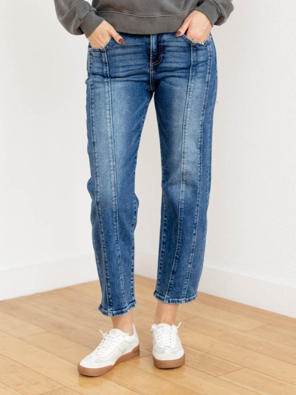 Risen Center Seam High Rise Crop
